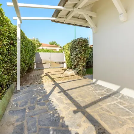 Villa Esclusiva In Pieno Centro A Dei Marmi