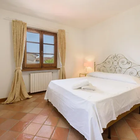 Villa Esclusiva In Pieno Centro A Dei Marmi *
